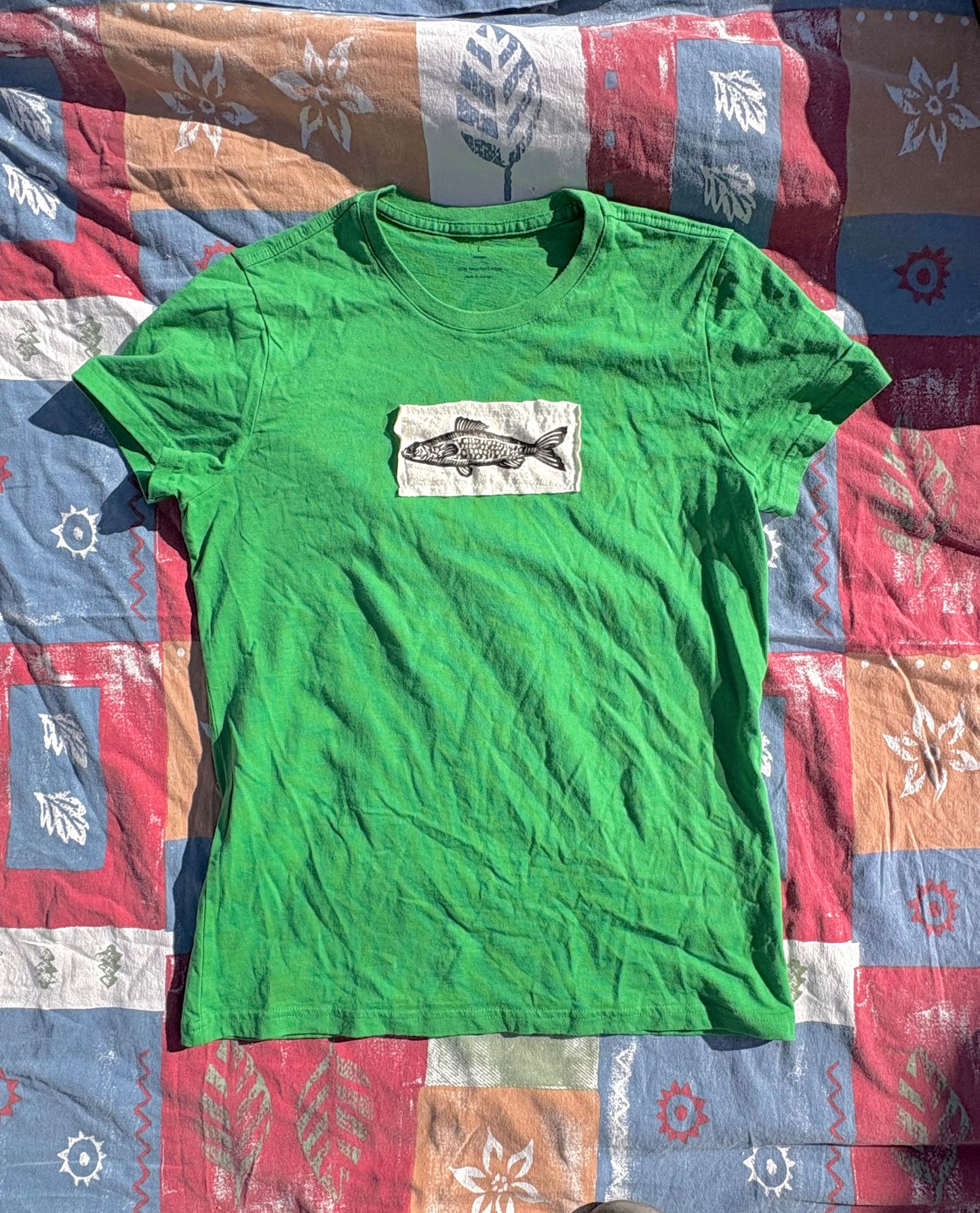 Fish- Upcycled T Shirt L Green